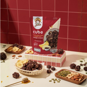 Jida Cube กล้วยกรอบผสมช็อกโกแลตชิพและธัญพืช ขนาด 30 กรัม